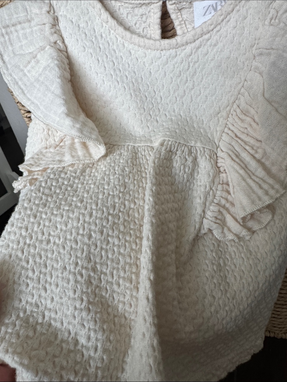 Zara Cream Textured Ruffle-Sleeve Top - Picture 3 of 5
